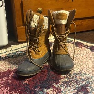Khombu Tan and Gray Lace-Up Boots